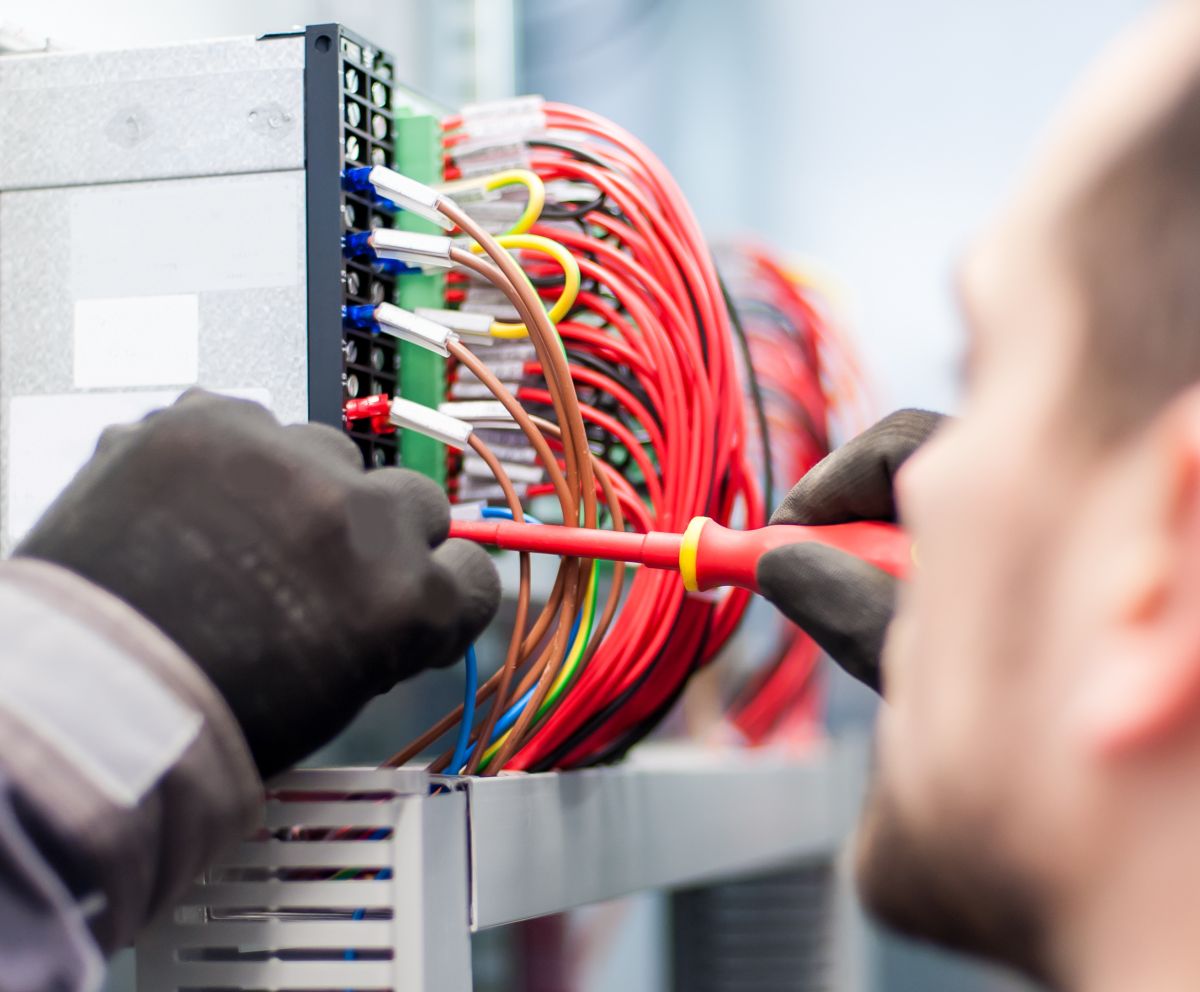 Electricien à Plougonvelin pour entreprise tertiaire ou agricole